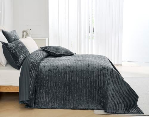 3 Piece Velvet Oversized King Quilt Set Grey Blue