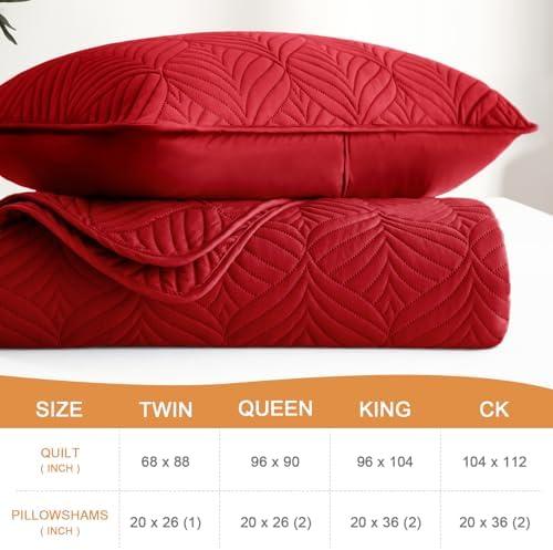 Whale Flotilla Extra Soft King Quilt Set Red
