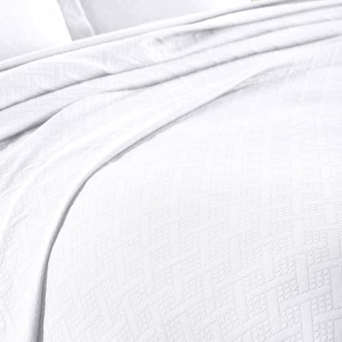 Superior 100 Cotton Matelasse Bedspread Set King White