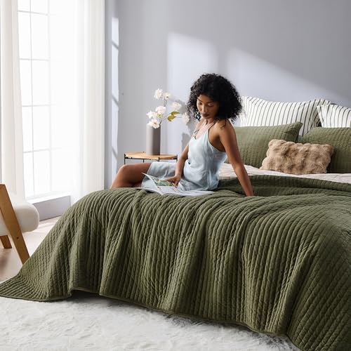 Wonderful Velvet Quilt Set - 94x94 Queen Dark Green Striped Channel Stitch