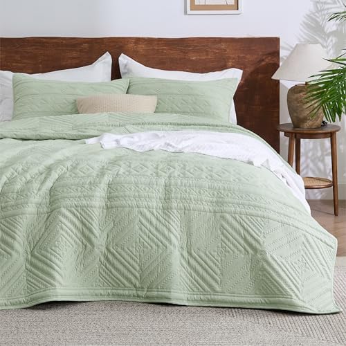 Bedsure Boho Queen Quilt Set - Geometric Pattern Sage Green 90x96 Inches