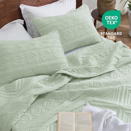 Bedsure Boho Queen Quilt Set - Geometric Pattern Sage Green 90x96 Inches