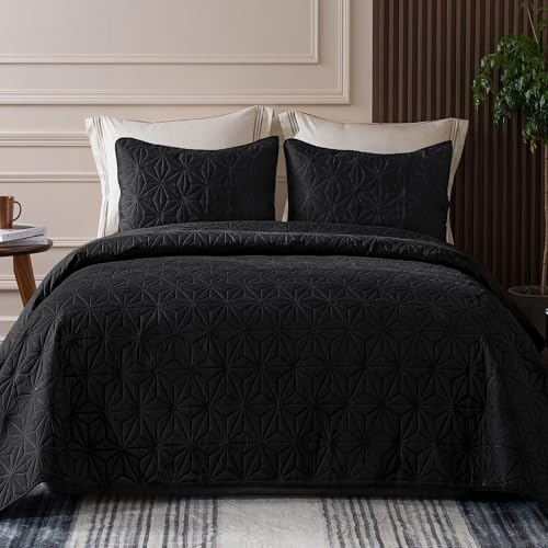 Whale Flotilla King Quilt Bedding Set with Geometric Star Pattern