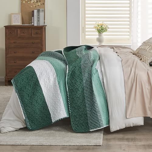 Andency Emerald Green Quilt Set 3-Piece Queen Size