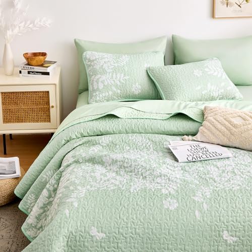 Wake In Cloud Floral Quilt Set King Size 3 Pieces