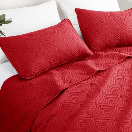 Whale Flotilla Extra Soft King Quilt Set Red