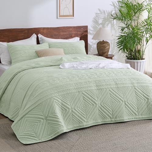 Bedsure Boho Queen Quilt Set - Geometric Pattern Sage Green 90x96 Inches
