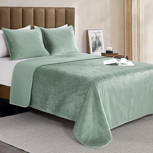 Elegant Comfort Luxury 3-Piece Velvet Quilt Set Twin XL Smoke Green