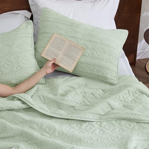 Bedsure Boho Queen Quilt Set - Geometric Pattern Sage Green 90x96 Inches