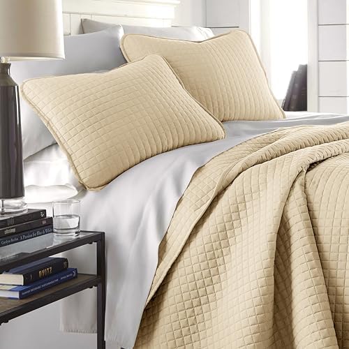 Southshore Fine Living Beige Quilt Set with Pillow Shams
