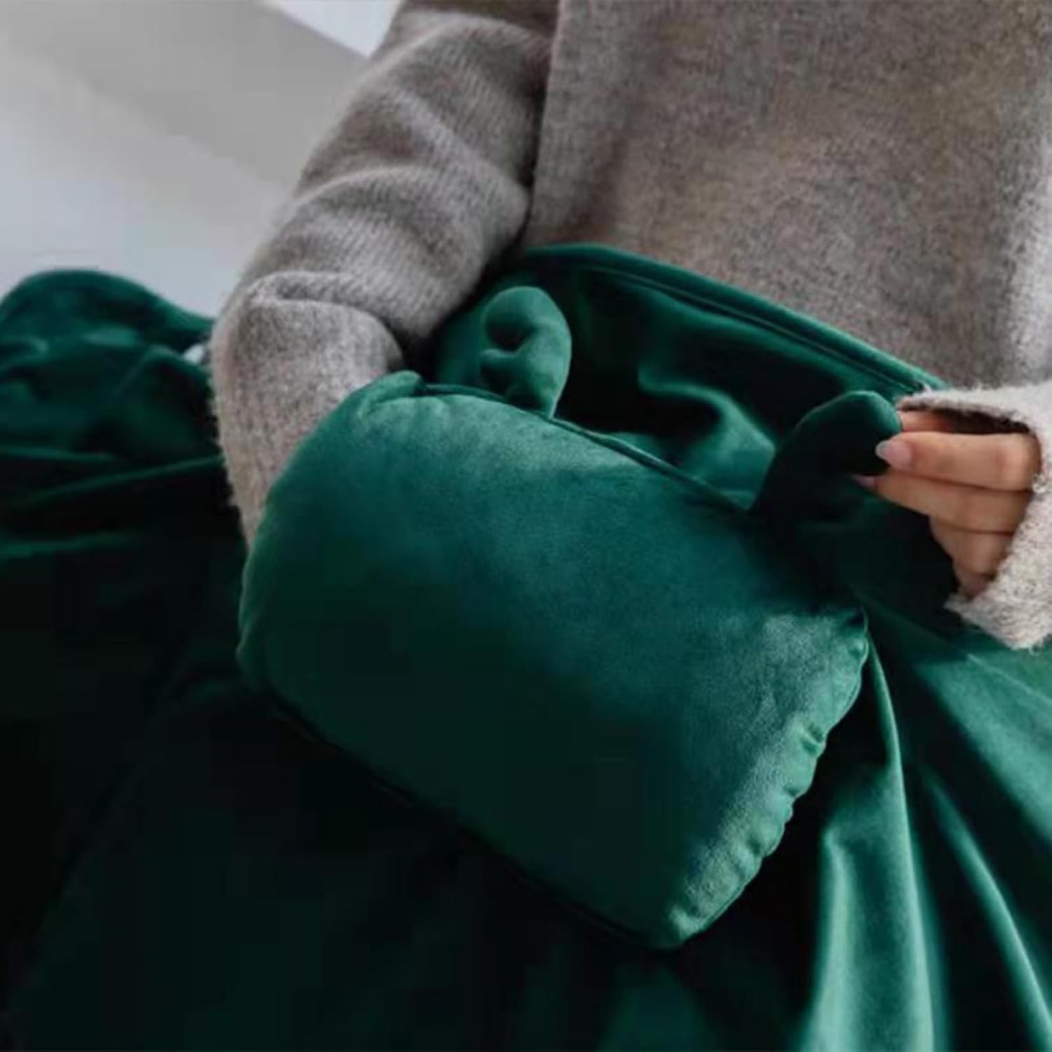 Clinmday Heating Blanket with Warm Pocket and USB Charging