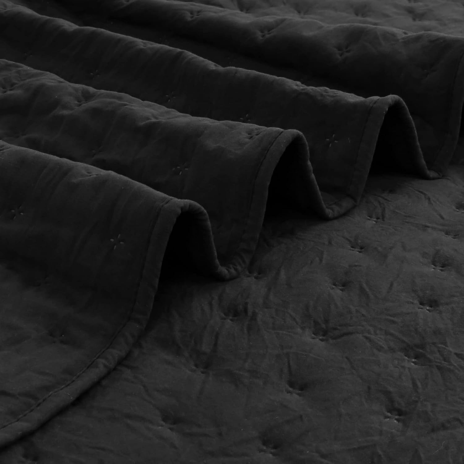 ROARINGWILD Black Twin Quilt Set with Pillow Sham 68x90 Inches