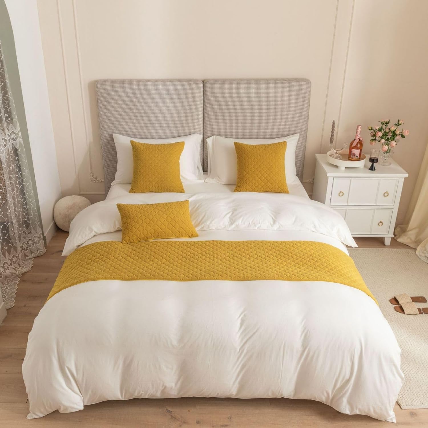 LEEMQCYA Mustard Yellow Velvet Bed Runner with Rhombus Pattern