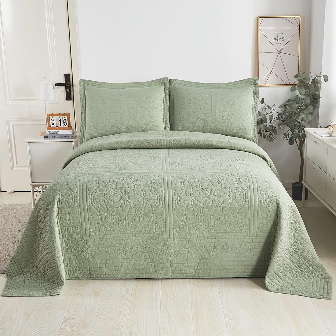 WINLIFE 100 Cotton King Quilt Set with Embroidered Floral Print