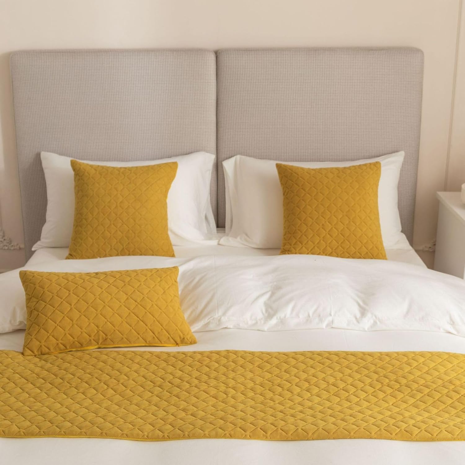 LEEMQCYA Mustard Yellow Velvet Bed Runner with Rhombus Pattern