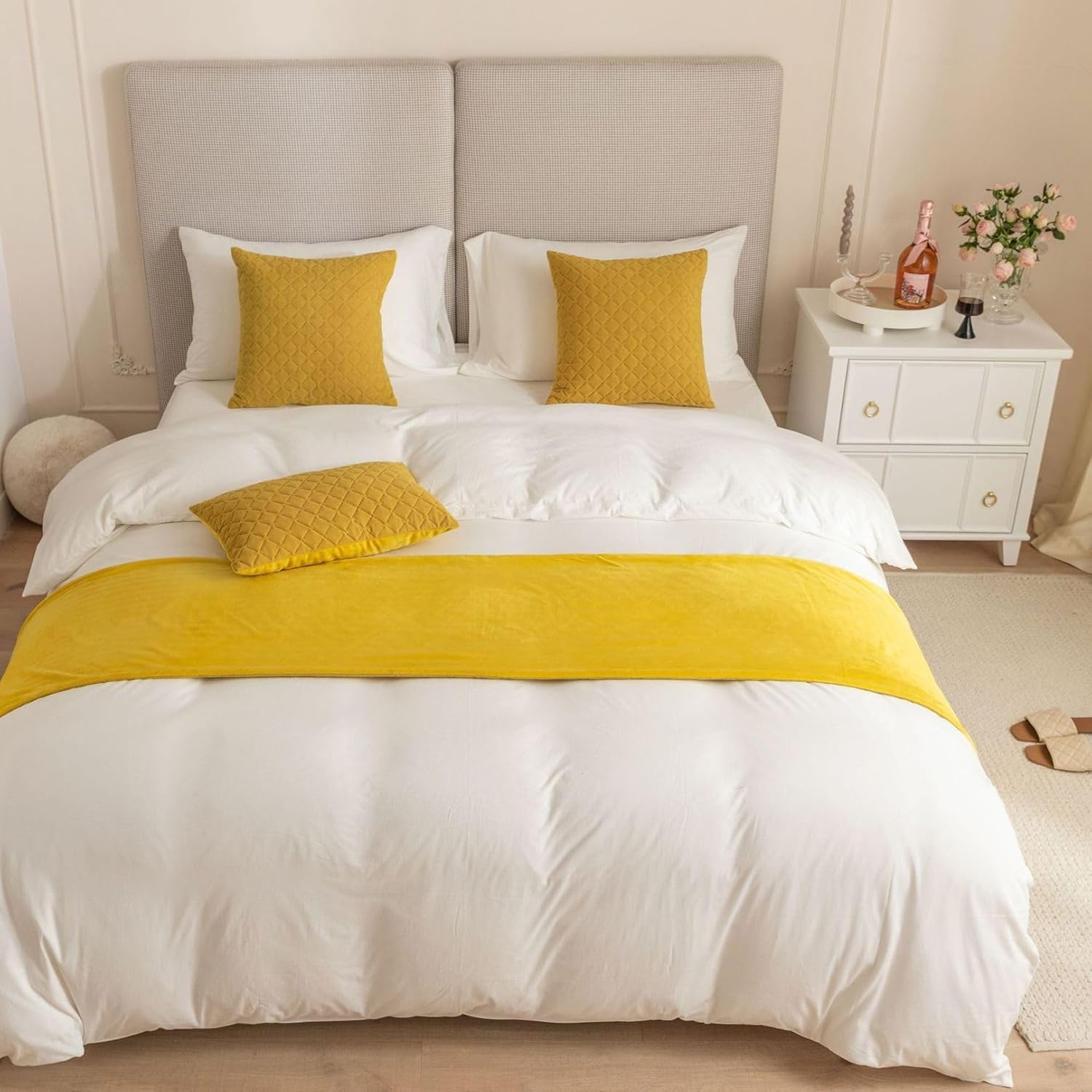 LEEMQCYA Mustard Yellow Velvet Bed Runner with Rhombus Pattern