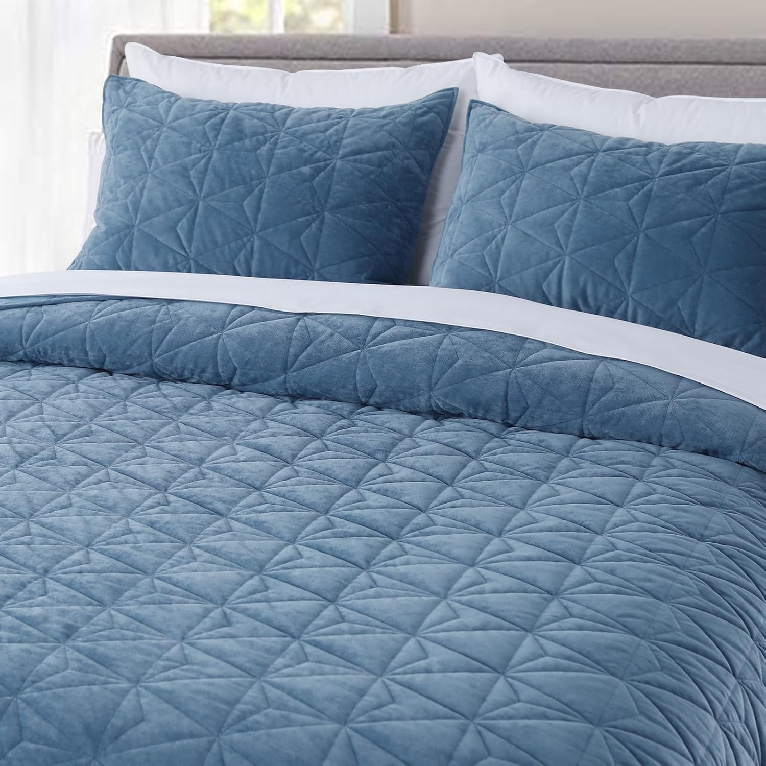 KASENTEX Velvet Queen Quilt Set with 2 Pillow Shams