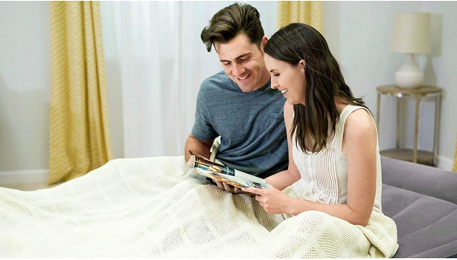 Intex Pillow Dura-Beam Airbed with Pump