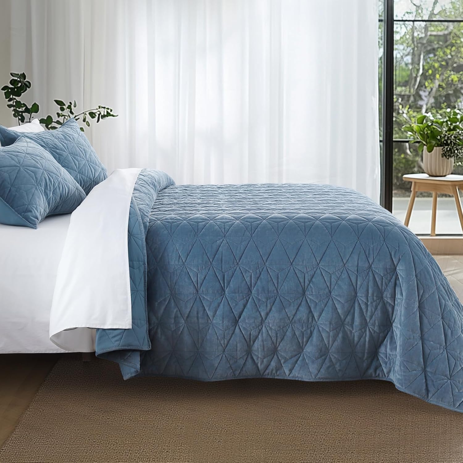 KASENTEX Velvet Queen Quilt Set with 2 Pillow Shams