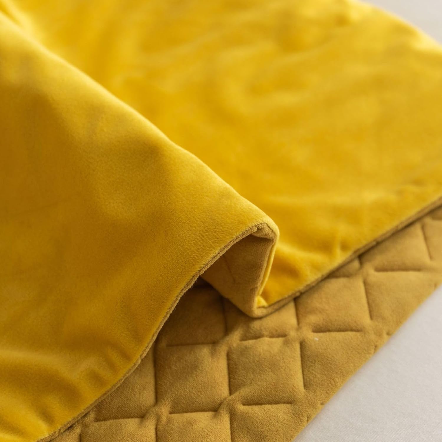 LEEMQCYA Mustard Yellow Velvet Bed Runner with Rhombus Pattern