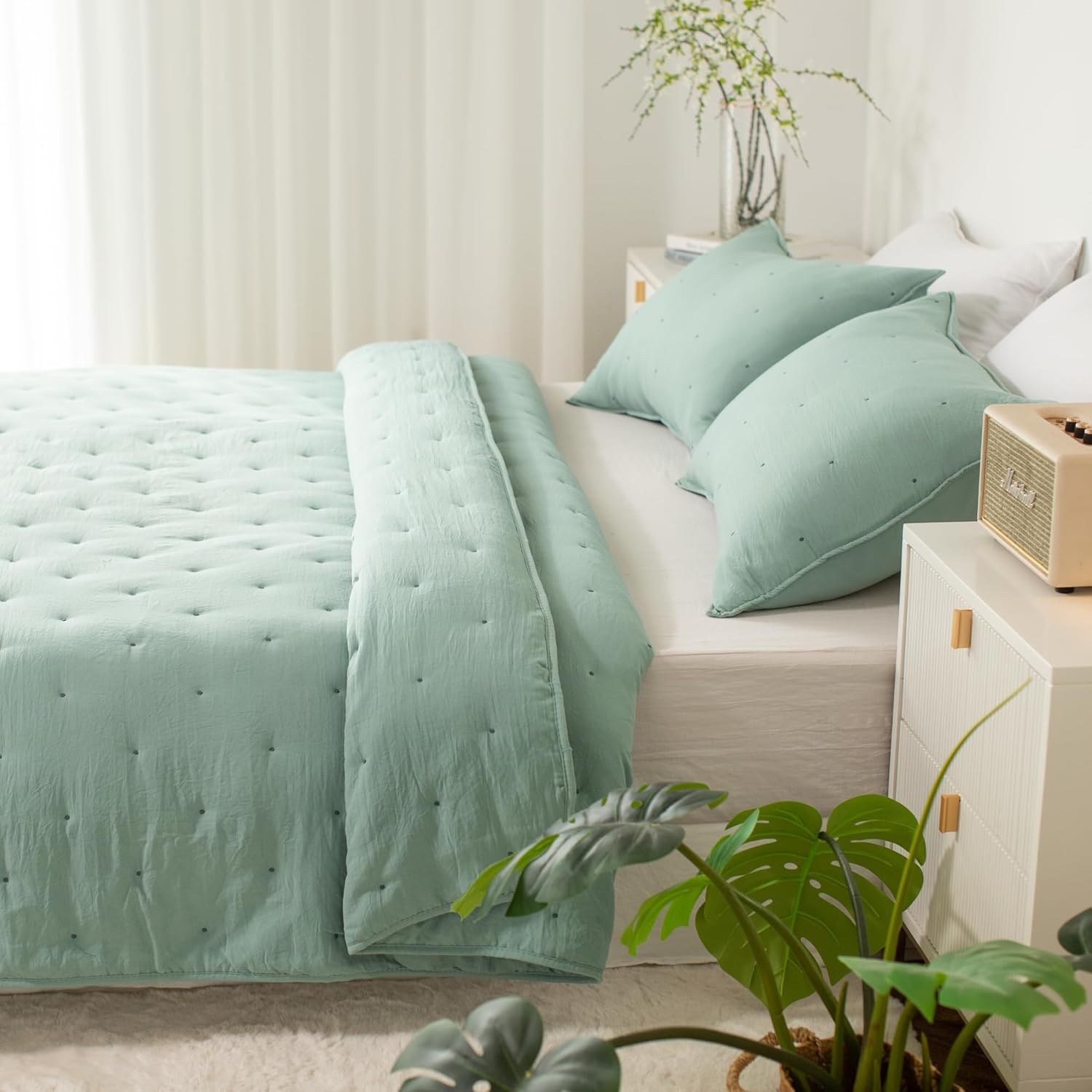 KASENTEX King Size Quilt Set - Green Ultra Soft and Lightweight