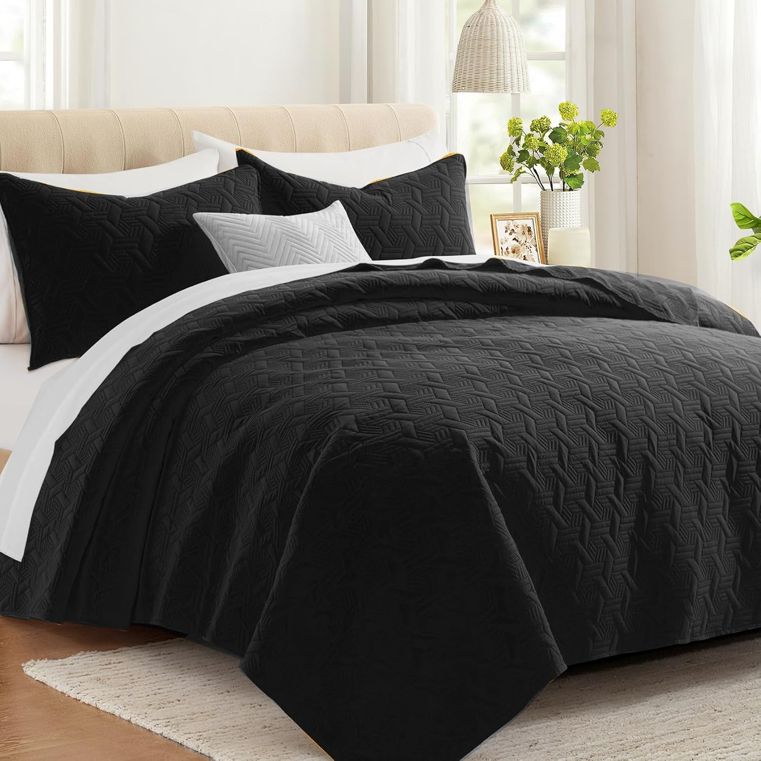 Lavsiry Black Quilt Oversized California King Bedding Set