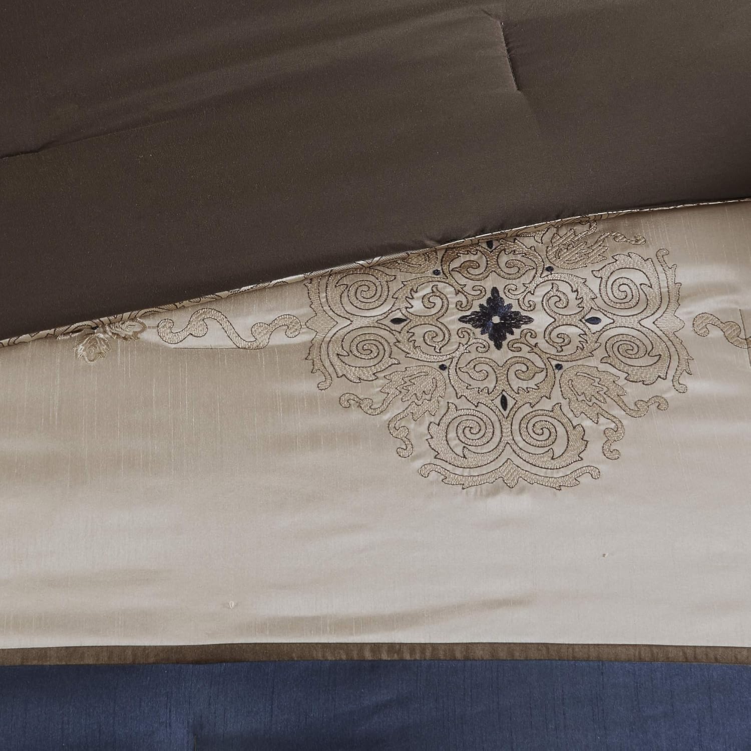 Madison Park Delaney 24-Piece Comforter Set 1
