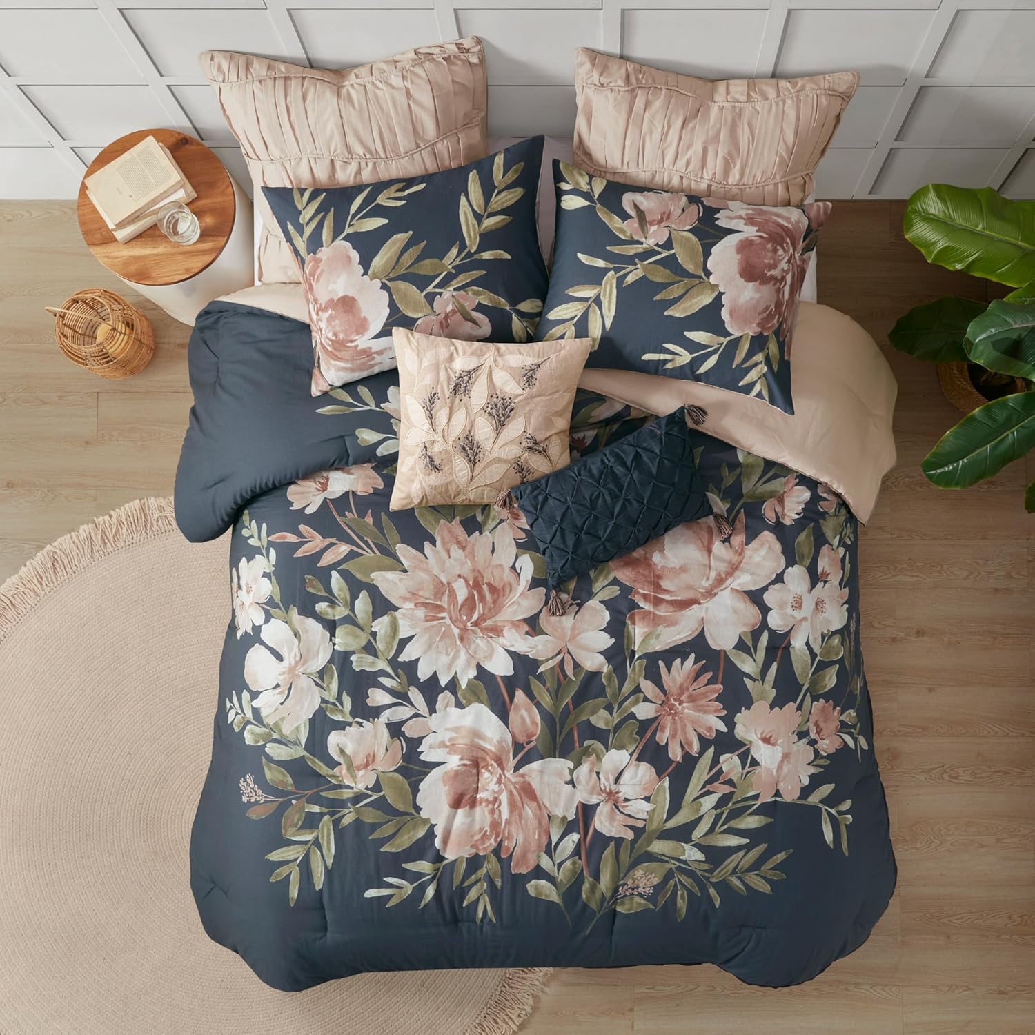 Madison Park Camillia Queen Navy 8 Piece Comforter Set
