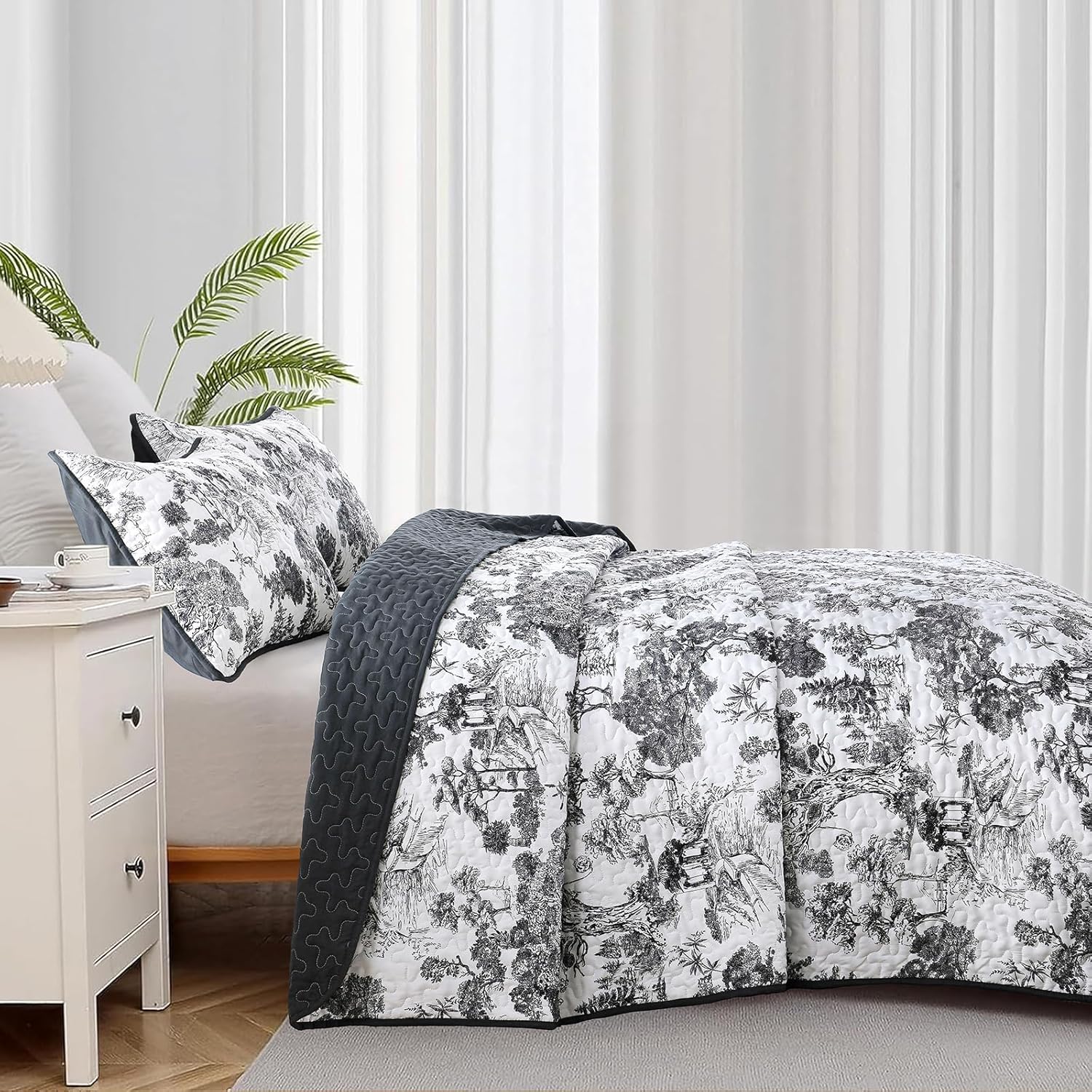 WONGS BEDDING Botanical Reversible Quilt Set King Size