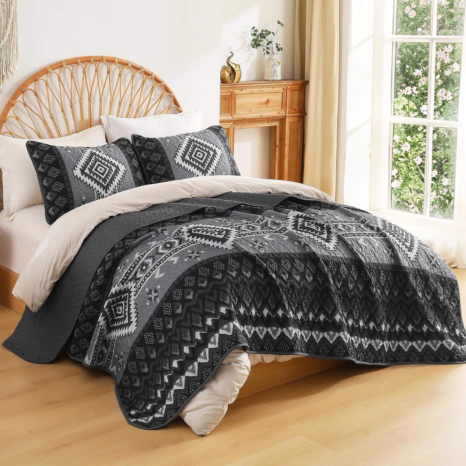 Dintszyayue Boho Quilt Set Queen Size 3 Piece