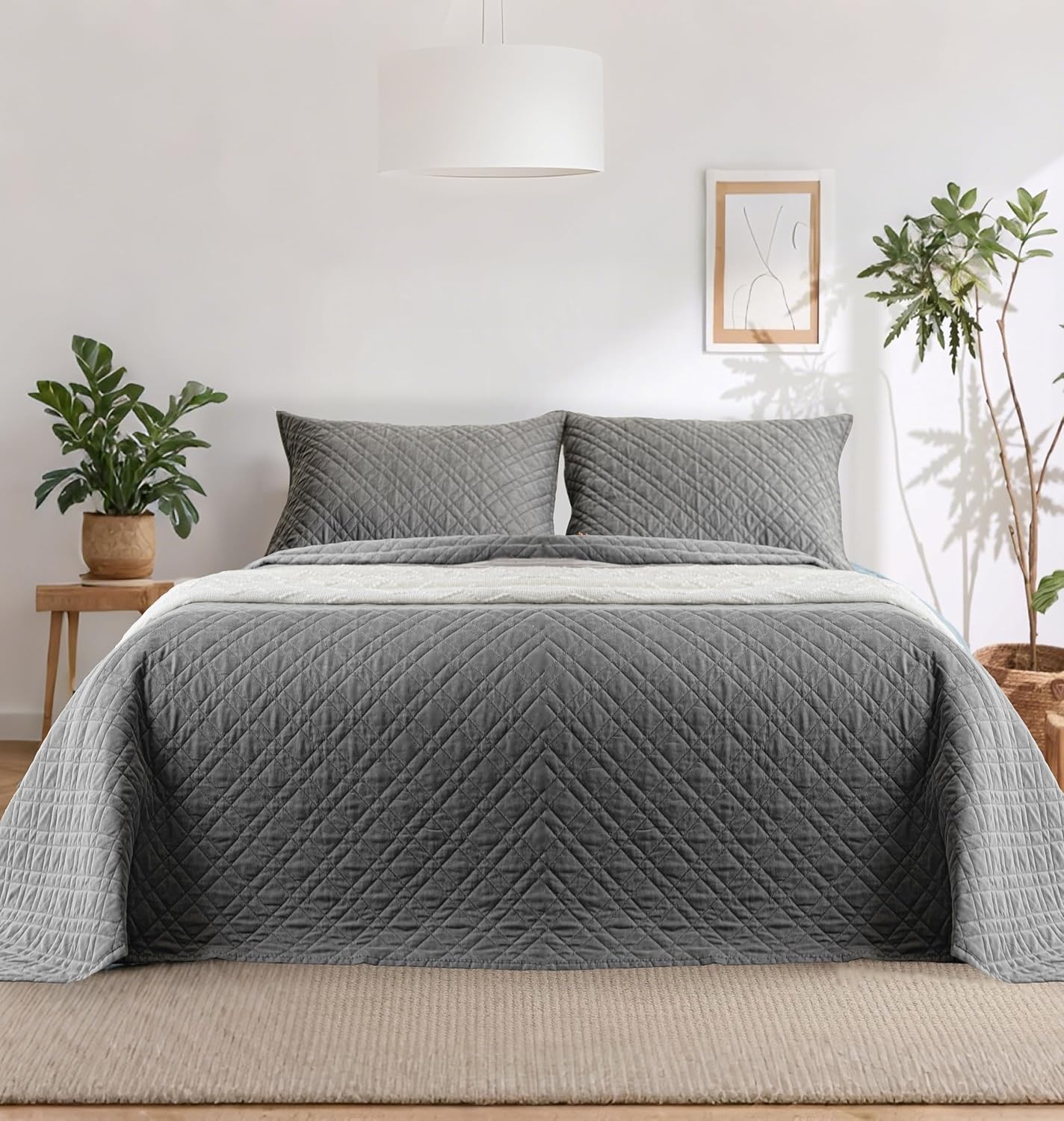 DOWN HOME Queen Quilt Bedding Set with Shams