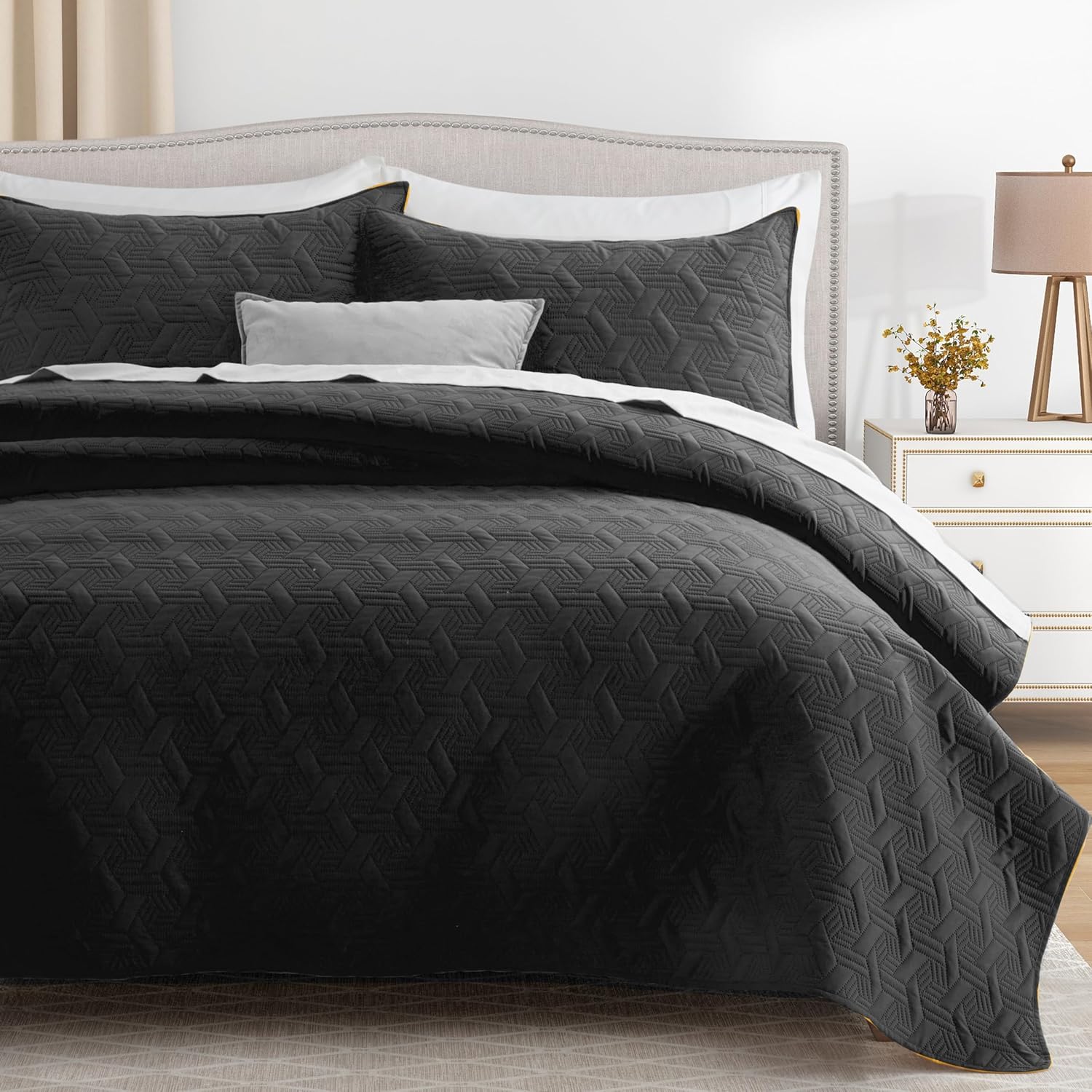 Lavsiry Black Quilt Oversized California King Bedding Set
