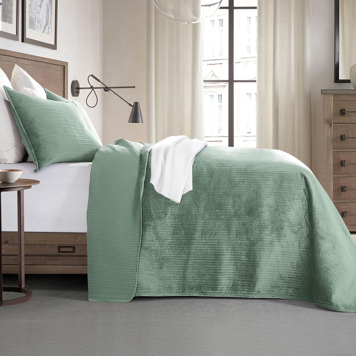 Elegant Comfort Luxury 3-Piece Velvet Quilt Set Twin XL Smoke Green