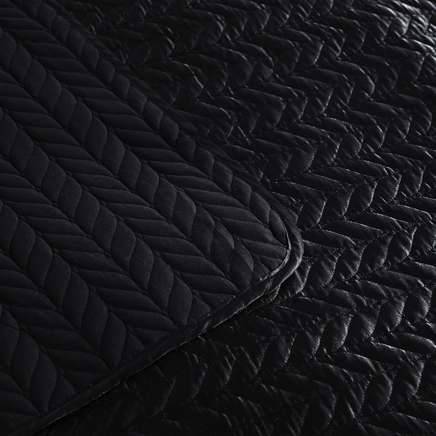 Whale Flotilla Reversible Satin Quilt Set Queen Size Black