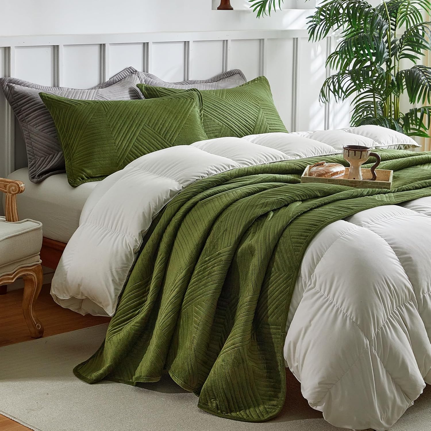 WARMDERN Velvet Quilt Set Queen Size 1