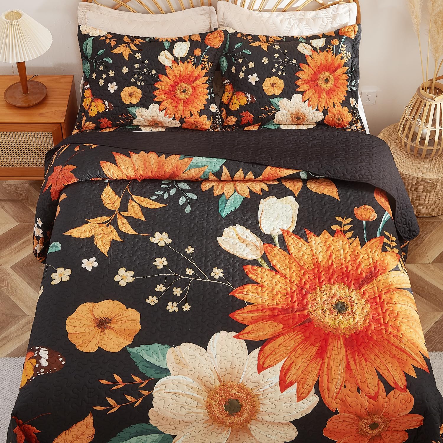 EVEHUG Black Sunflower Reversible Quilt Set Queen Size