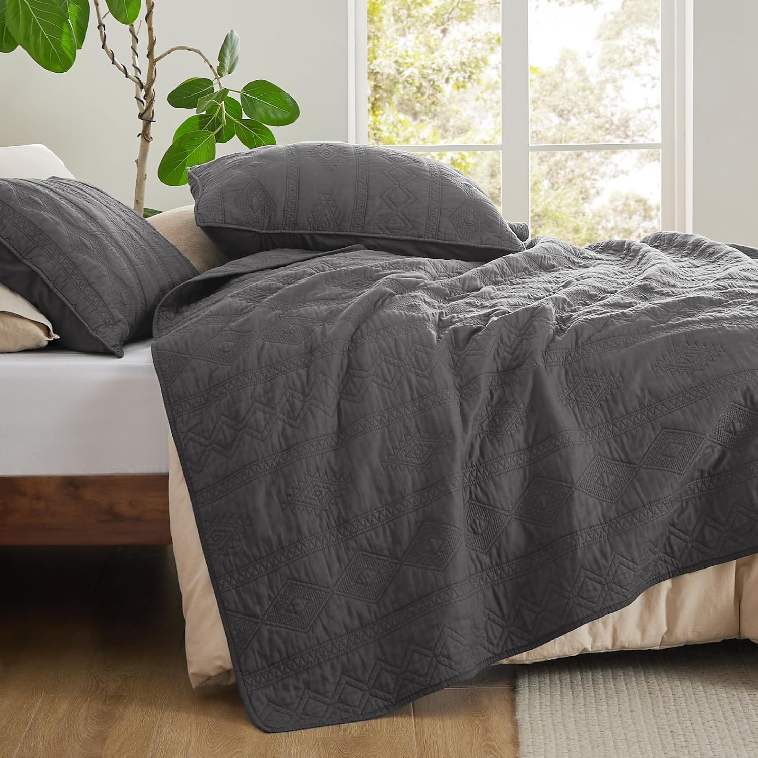 Bedsure 100 Cotton Quilt Set with Pillow Shams
