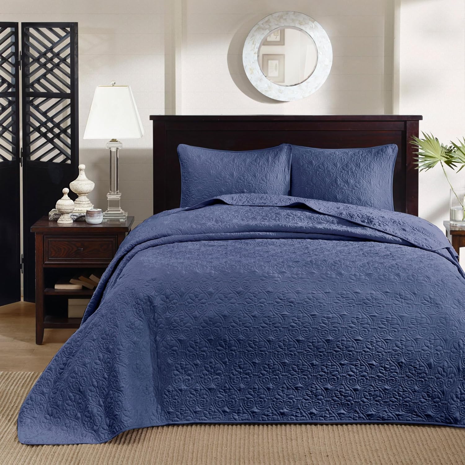 Madison Park Quebec Queen Size Reversible Bedspread Set - Navy Damask