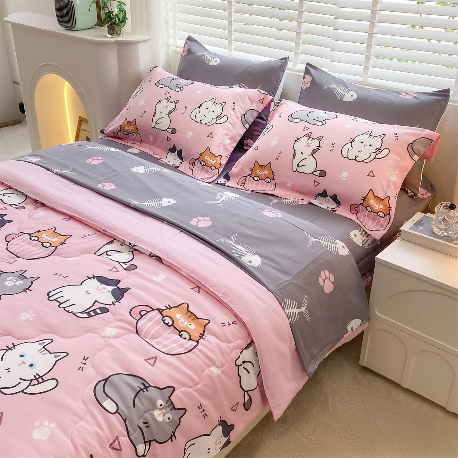 Gusuhome 7 Piece Kids Cats Comforter Set Twin Bed in A Bag