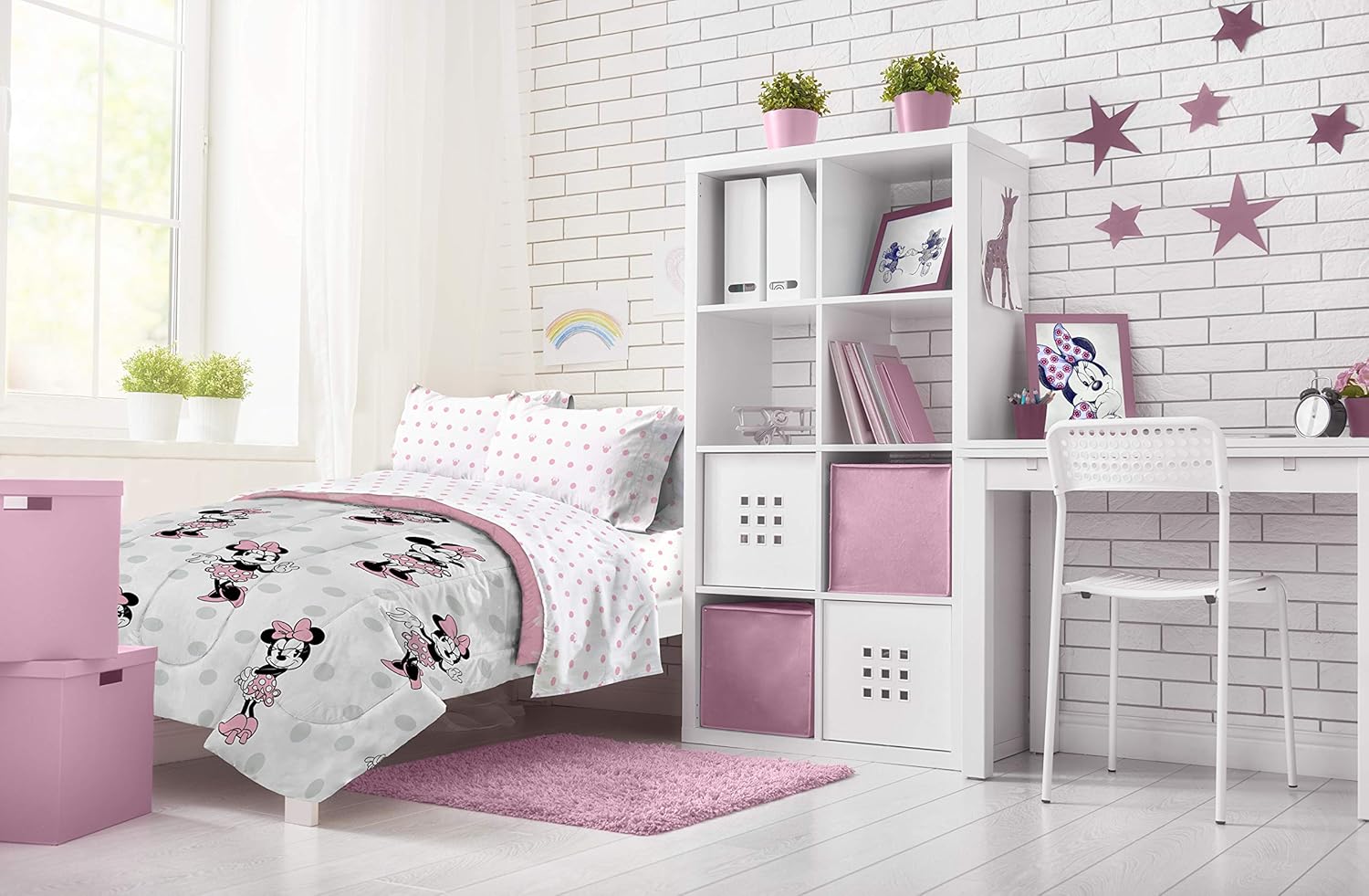 Jay Franco Disney Minnie Mouse Dots 4 Piece Twin Bed Set