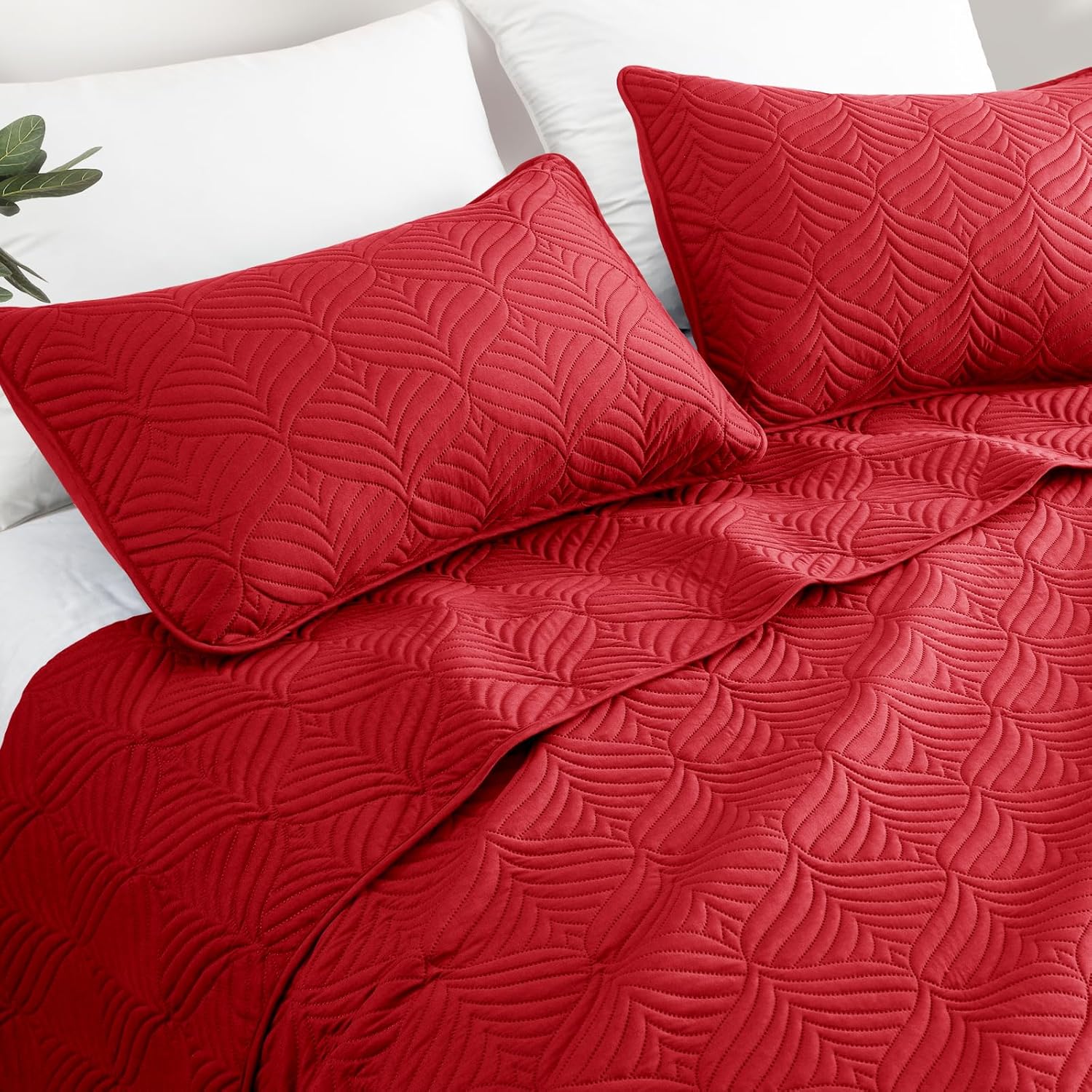 Whale Flotilla Extra Soft King Quilt Set Red