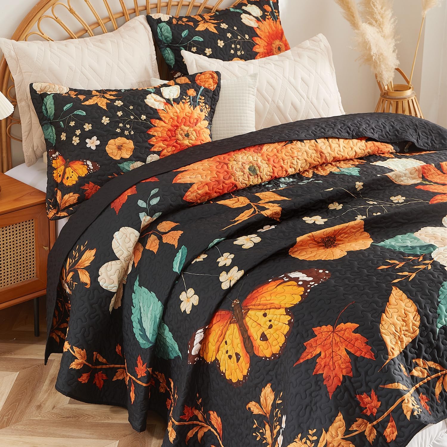 EVEHUG Black Sunflower Reversible Quilt Set Queen Size