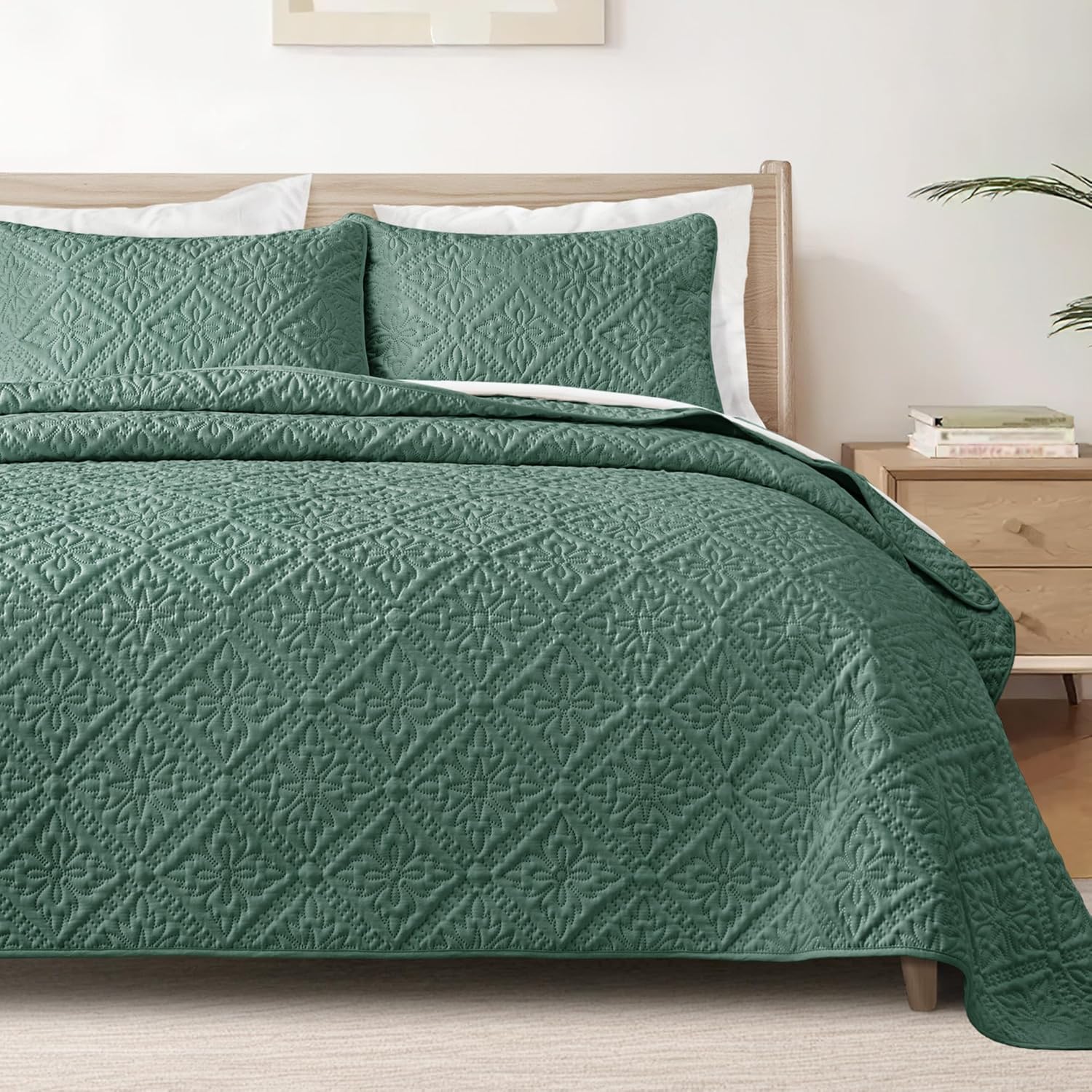 Exclusivo Mezcla Queen Quilt Set Modern Green Quilts with 2 Pillow Shams 1