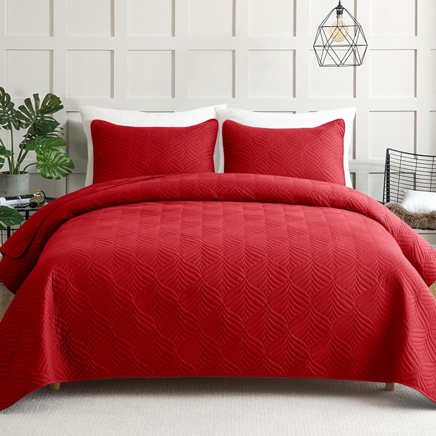 Whale Flotilla Extra Soft King Quilt Set Red