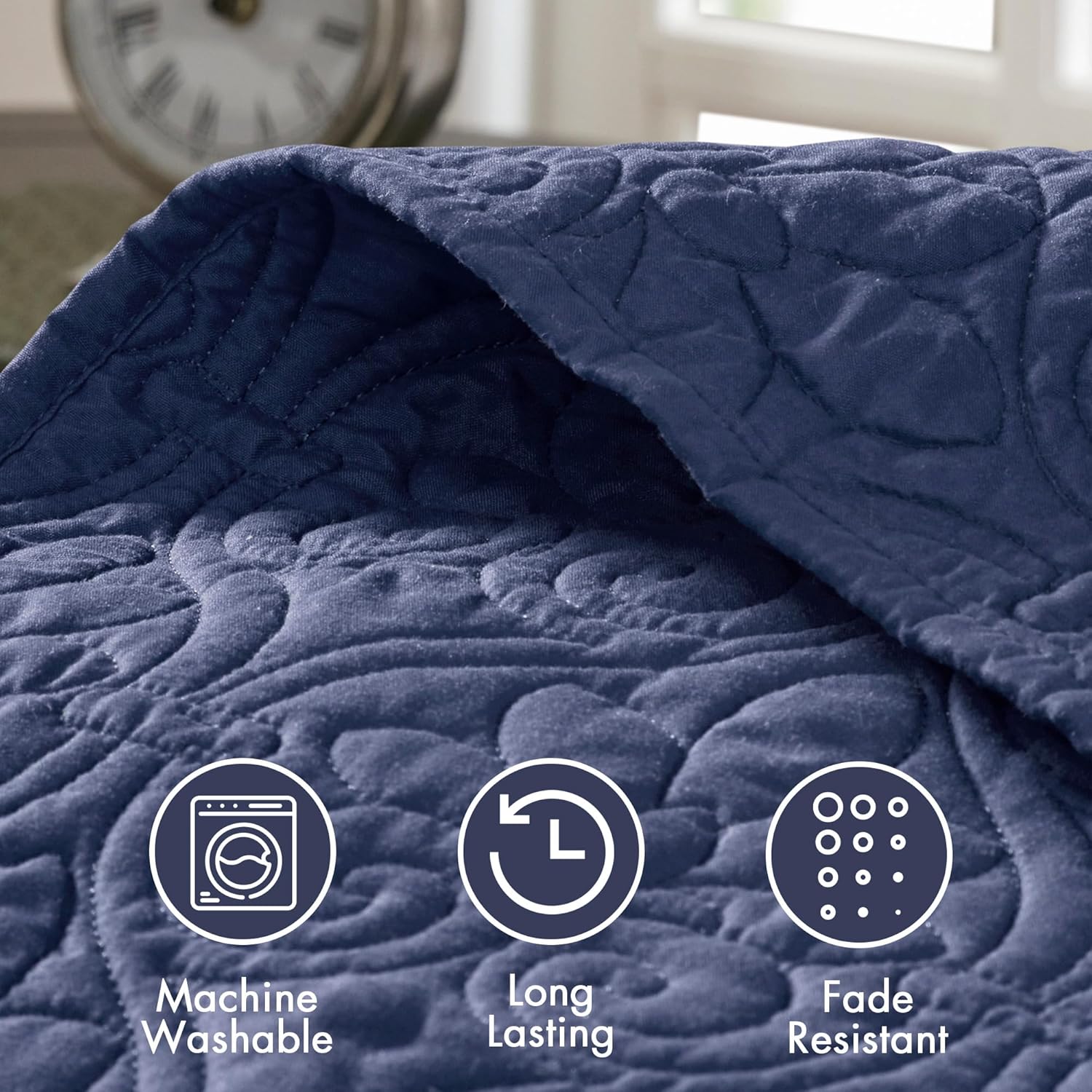 Madison Park Quebec Queen Size Reversible Bedspread Set - Navy Damask