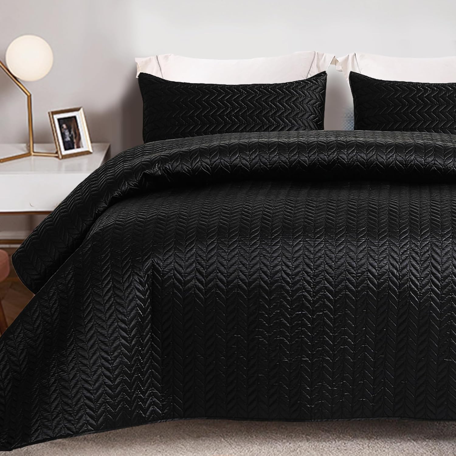 Whale Flotilla Reversible Satin Quilt Set Queen Size Black