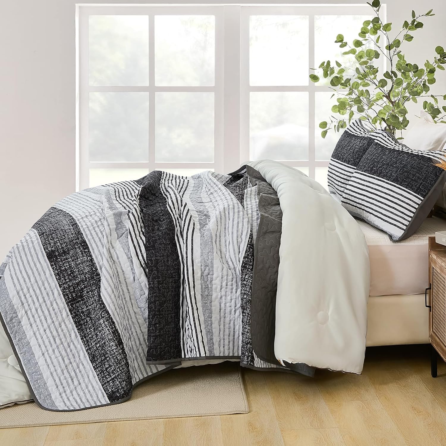 Xruibed King Size Quilt Set 3 Pieces Striped Patchwork