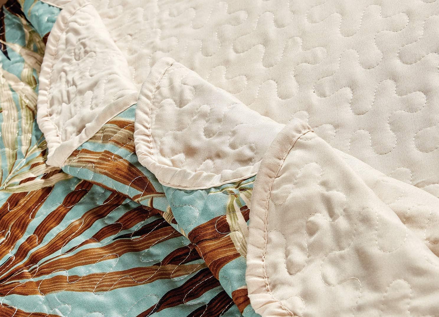 Masterplay 3-Piece Tropical Palm Quilt Set Oversize King Size Bedspread