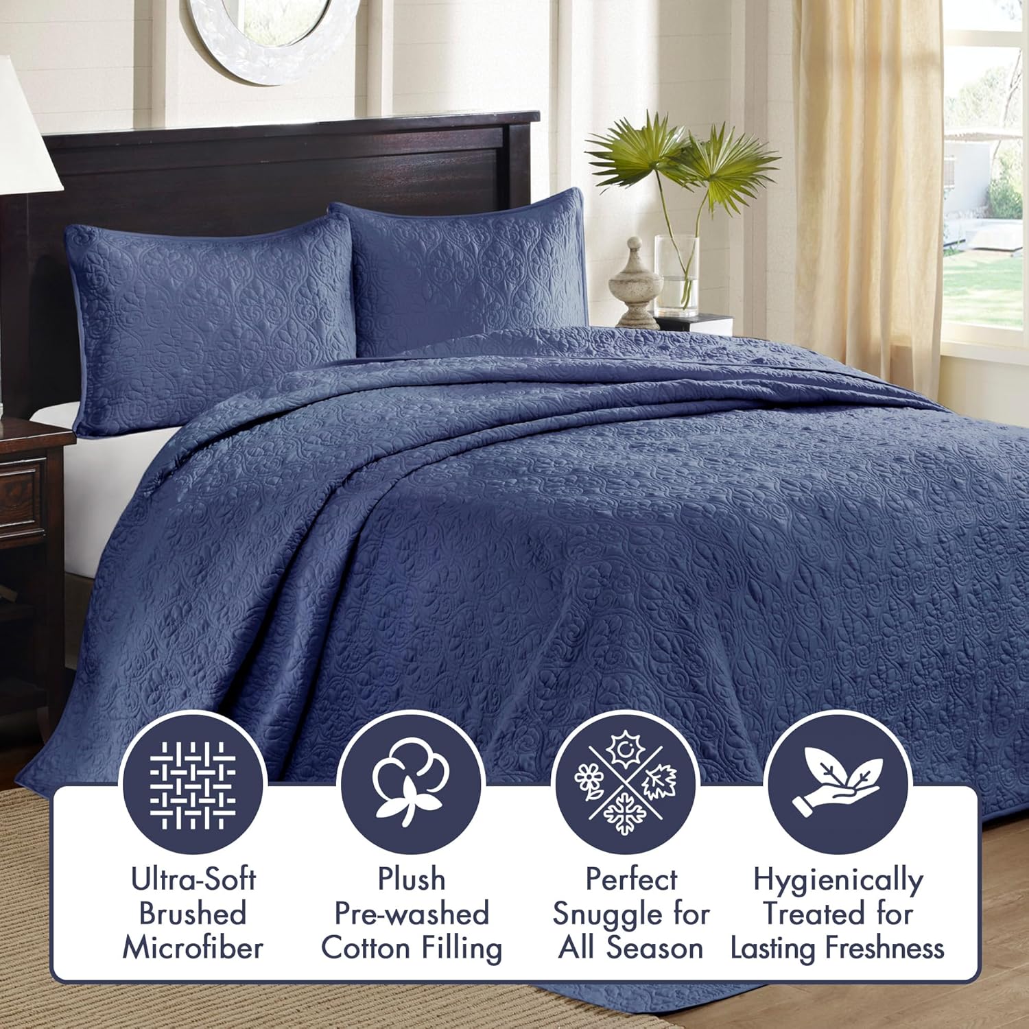 Madison Park Quebec Queen Size Reversible Bedspread Set - Navy Damask