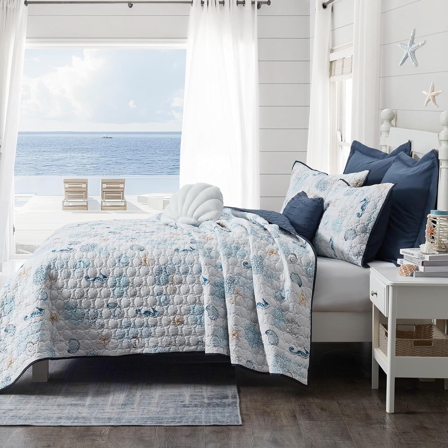 Wonderful Coastal Quilt Set Queen Size with Reversible Design